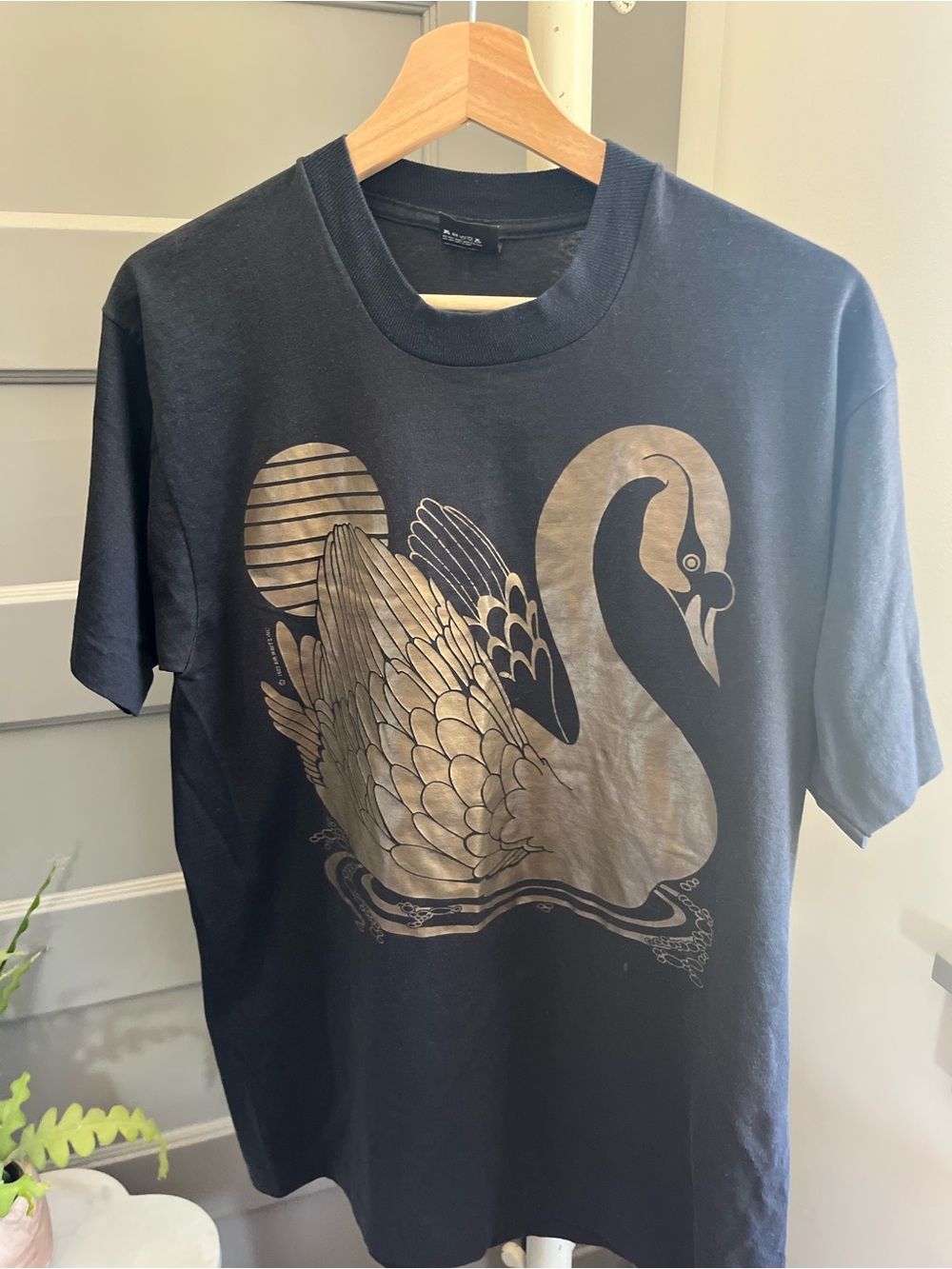Vintage 89’ Unisex Black Graphic Swan T-Shirt